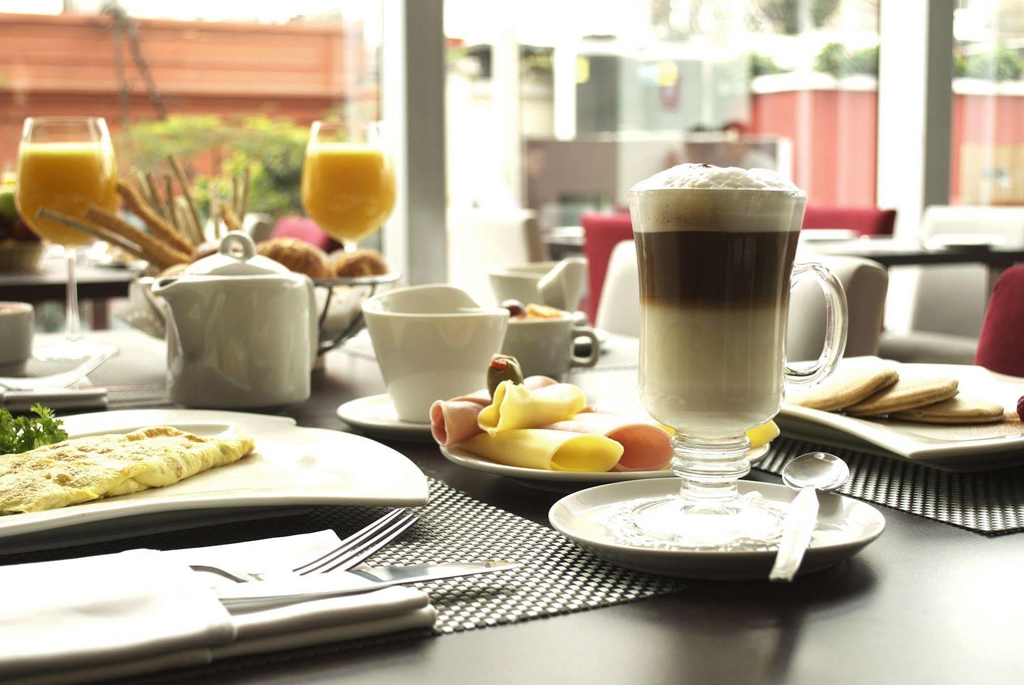 Hotel Sol De Oro & 5*